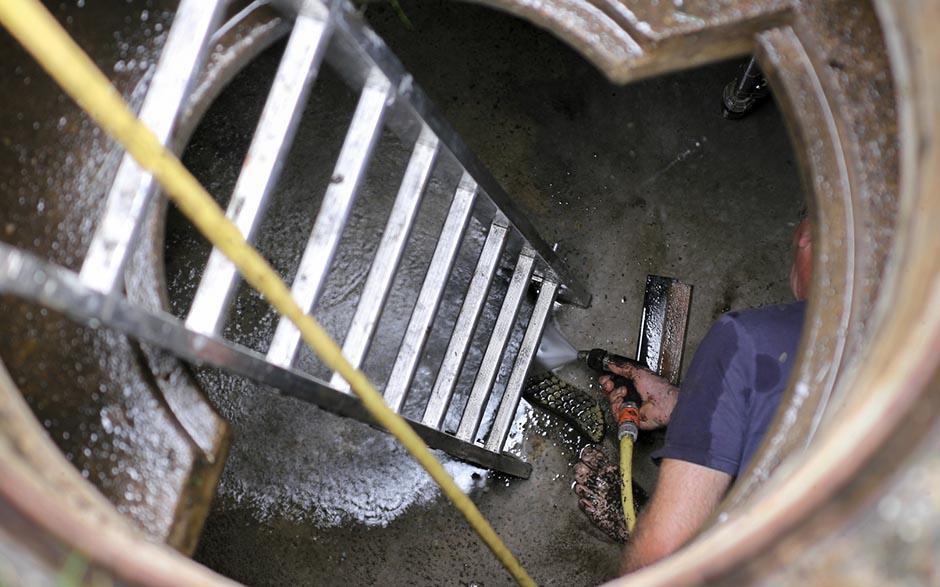 comment déboucher une canalisation de wc Saint-Ouen